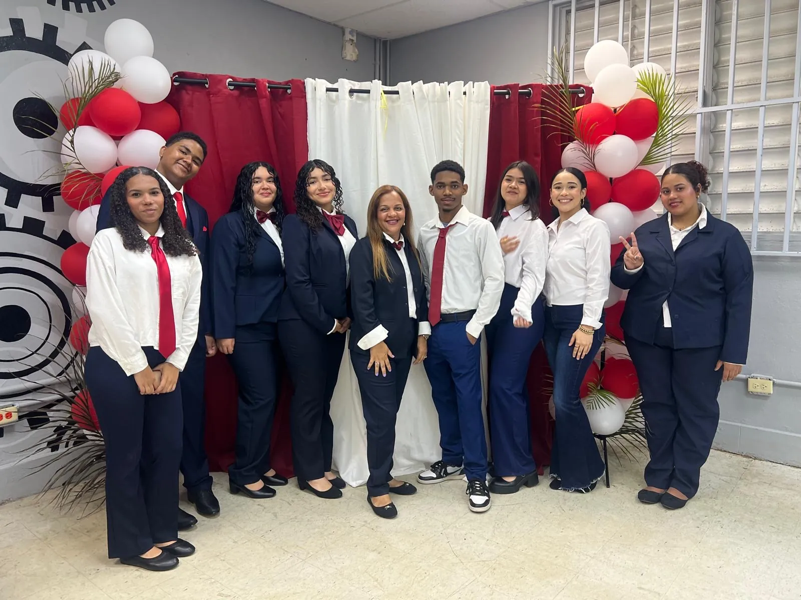 Professor Yokasta Guzmán with Practical Nursing students